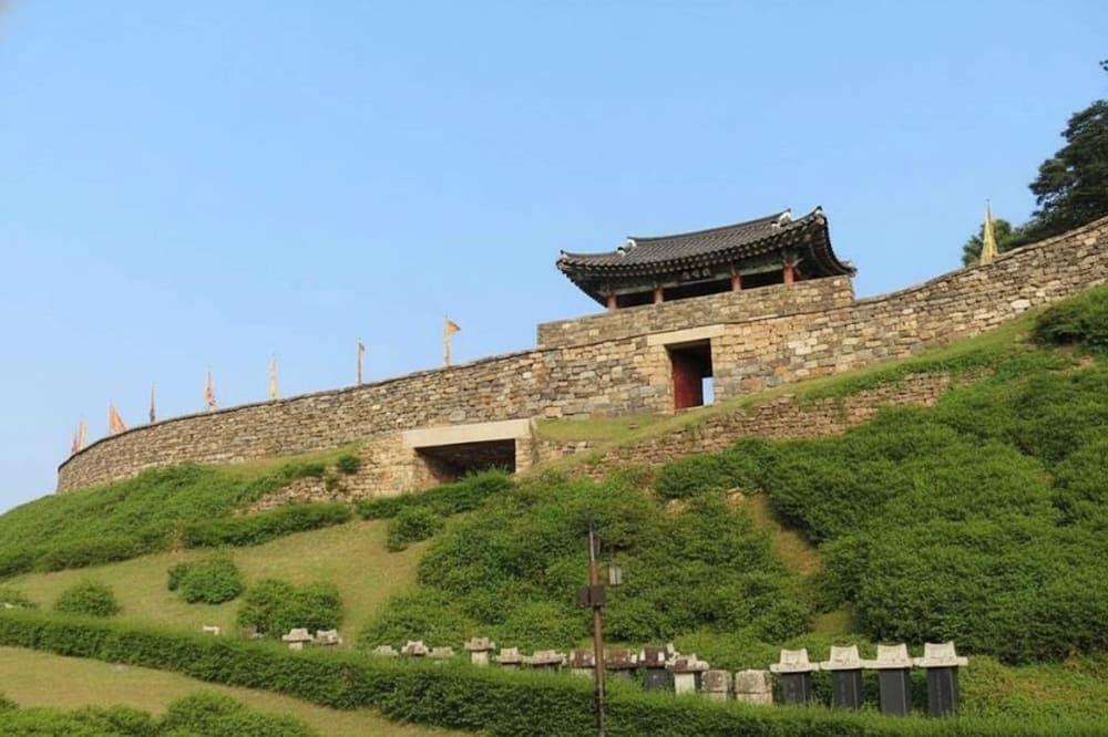 Thành cổ Gongju Gongsanseong - di sản UNESCO công nhận.